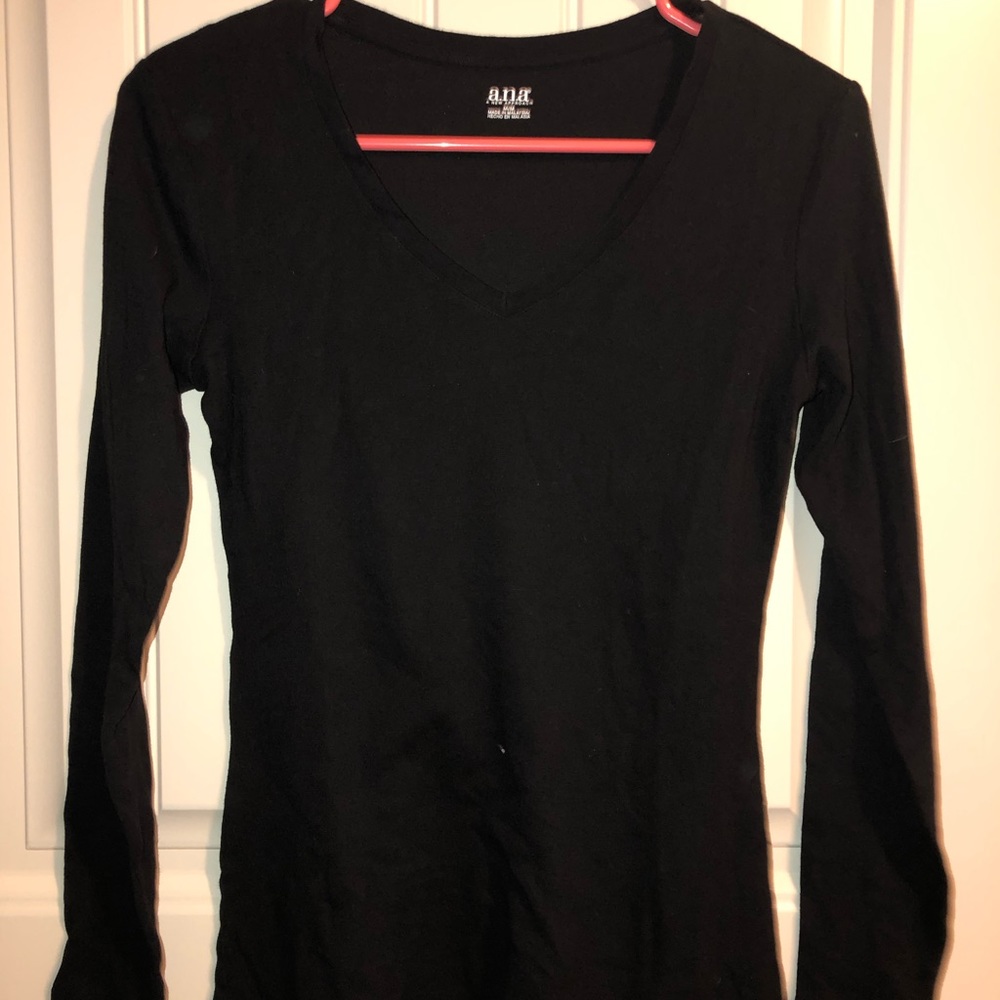 long sleeve black t-shirt
